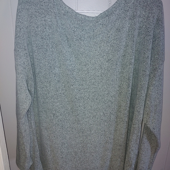 Women's Sweater - Picture 2 of 3